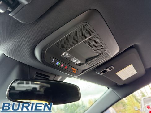 New 2026 Chevrolet Equinox EV LT image 18