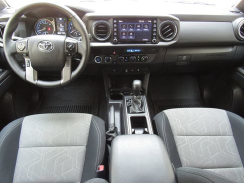 Used 2023 Toyota Tacoma TRD Off-Road AWD/4WD image 31