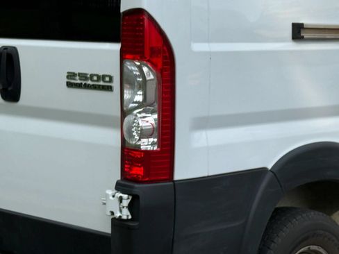 Used 2023 RAM ProMaster 2500 FWD image 10