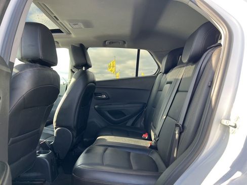 Used 2020 Chevrolet Trax Premier image 24