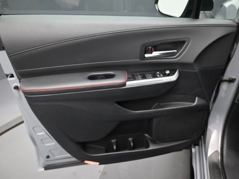 Used 2025 Toyota Sienna XSE image 11