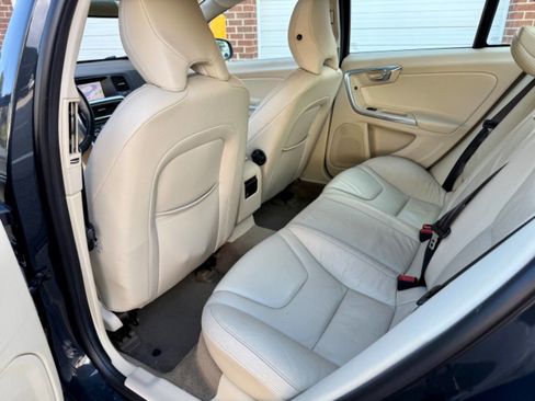 Used 2013 Volvo S60 T5 image 30