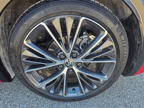 Used 2024 Toyota Prius XLE image 9