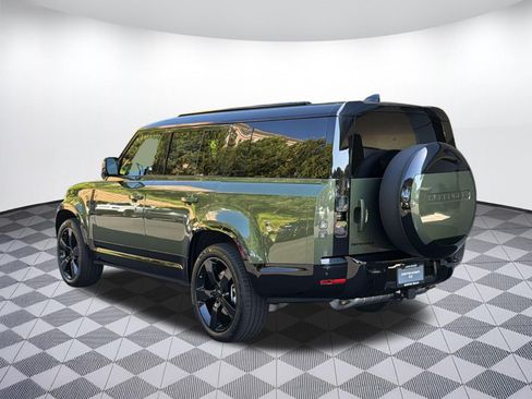 New 2026 Land Rover Defender 130 X-Dynamic SE AWD/4WD image 3