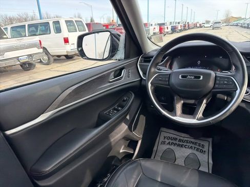 Used 2022 Jeep Grand Cherokee L Limited image 18