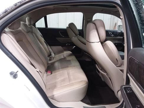 Used 2017 Lincoln Continental Select w/ Climate Package image 13