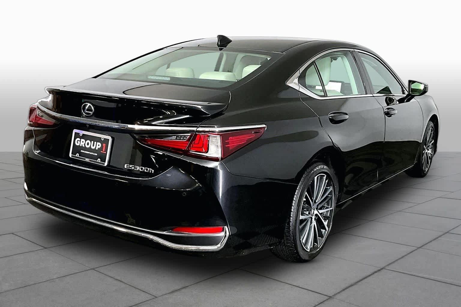 Used 2025 Lexus ES 300h w/ Premium Package FWD image 13