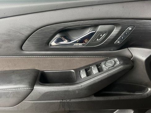 Used 2020 Chevrolet Traverse High Country image 11