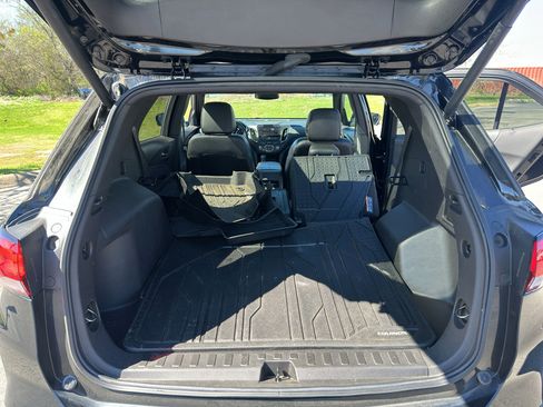 Used 2023 Chevrolet Equinox RS w/ RS Leather Package image 11