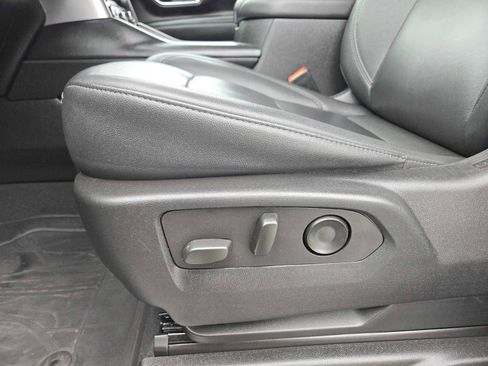 Certified 2024 Chevrolet Suburban Z71 w/ Luxury Package image 22