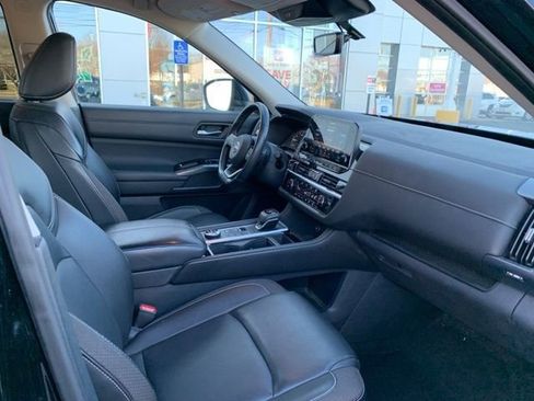 Used 2023 Nissan Pathfinder SL image 36