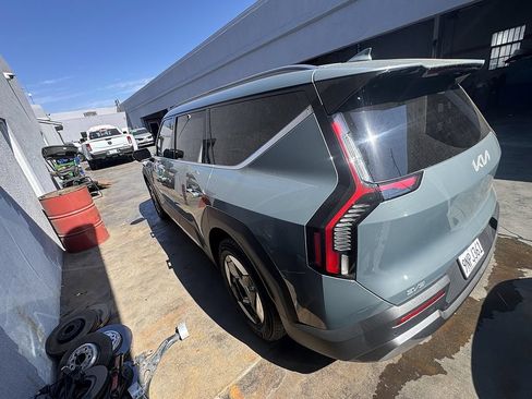 Used 2024 Kia EV9 Wind AWD/4WD image 4