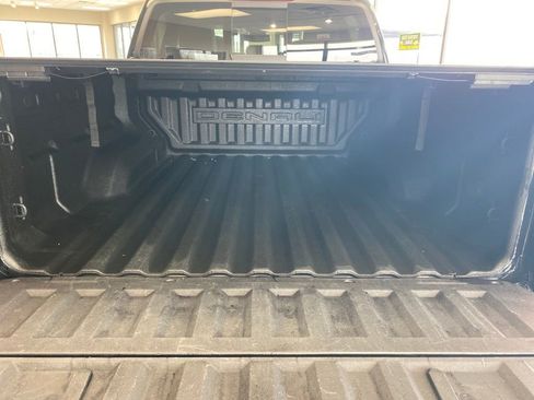 Used 2024 GMC Canyon Denali image 6