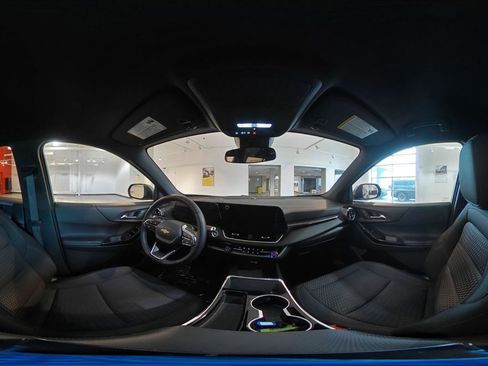 Used 2025 Chevrolet Equinox LT image 43