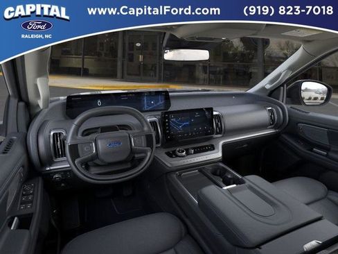 New 2025 Ford Expedition Platinum w/ Driver's Package image 9