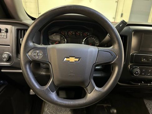 Used 2018 Chevrolet Silverado 1500 Custom w/ Custom Value Package image 15