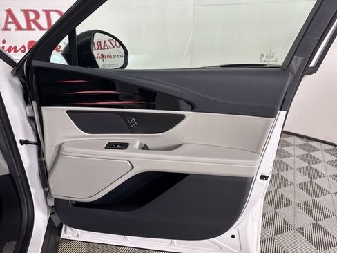 New 2026 Lincoln Nautilus Premier image 22