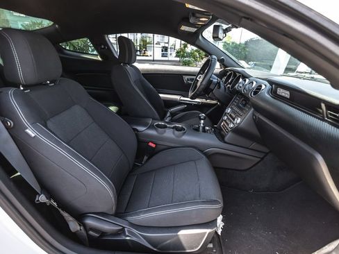 Used 2017 Ford Mustang Coupe RWD image 21