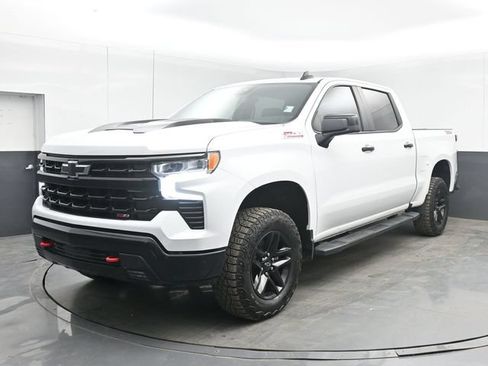 Used 2024 Chevrolet Silverado 1500 LT Trail Boss w/ Protection Package AWD/4WD image 10