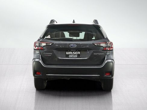 Used 2024 Subaru Outback Premium AWD/4WD image 4