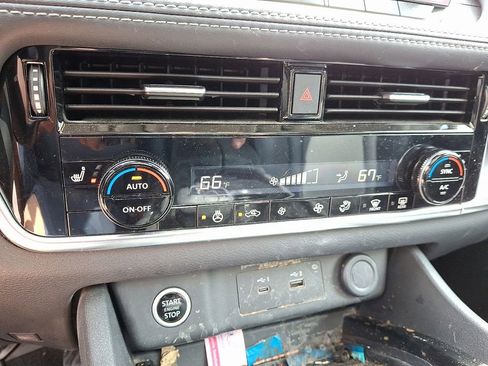 Used 2023 Nissan Rogue SV w/ SV Premium Package image 14