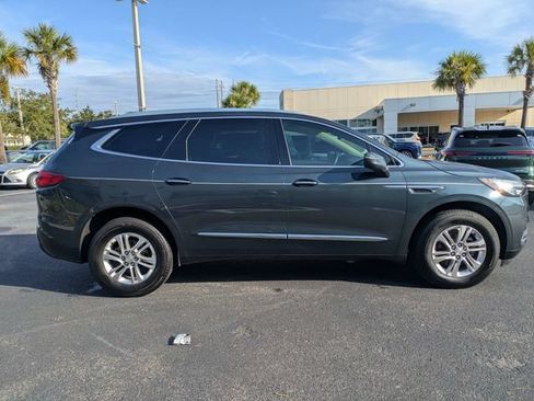 Used 2018 Buick Enclave Essence w/ Trailering Package FWD image 2