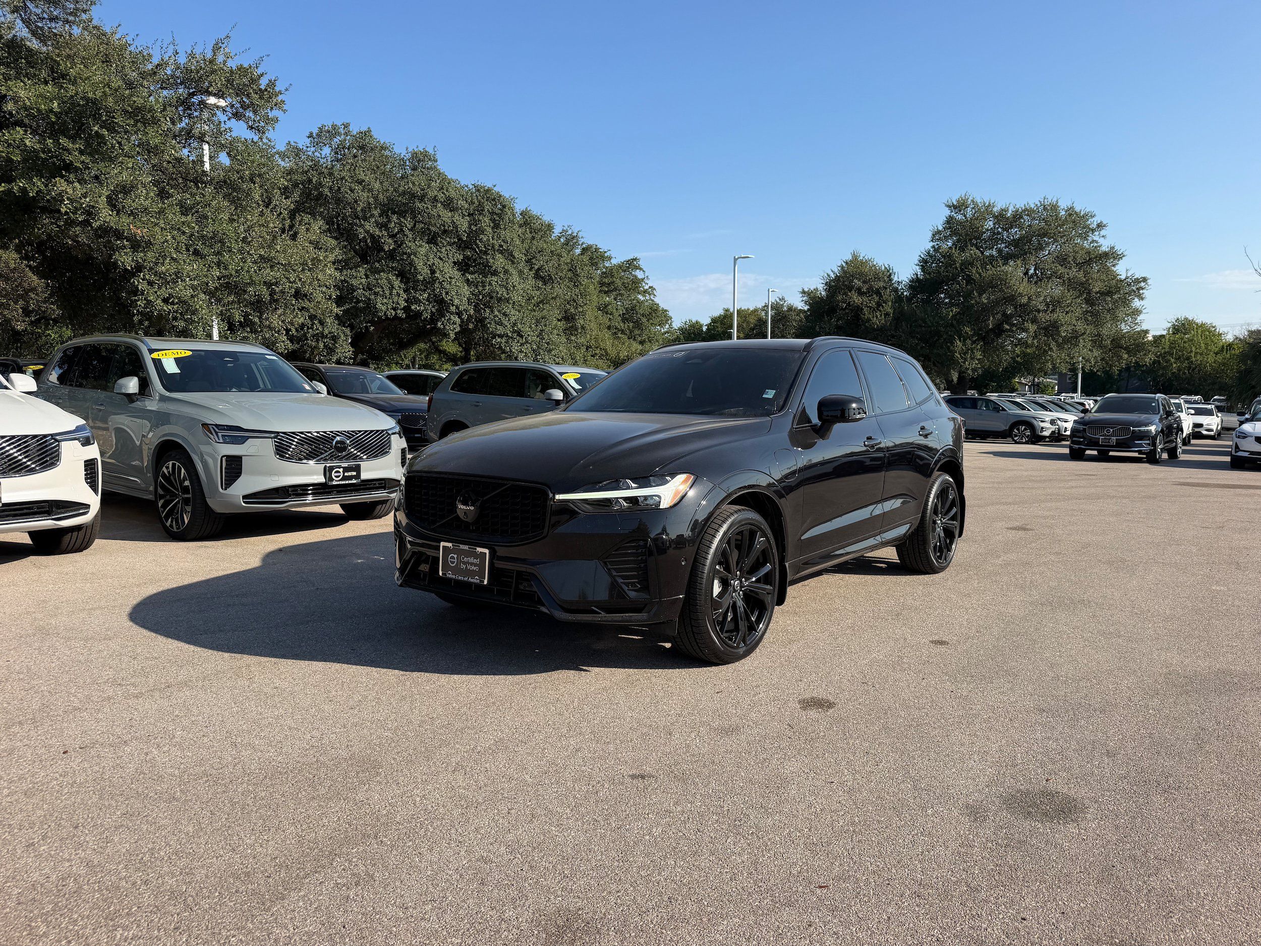 Used 2024 Volvo XC60 T8 Ultimate w/ Protection Package Premier AWD/4WD image 2