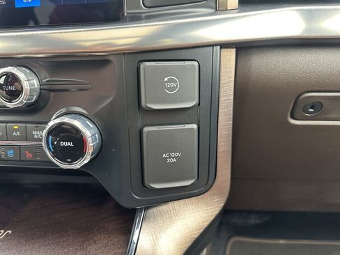 Used 2025 Ford F150 King Ranch AWD/4WD image 34
