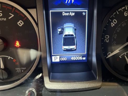 Used 2022 Toyota Tacoma TRD Sport w/ Technology Package RWD image 11