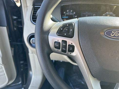 Used 2016 Ford Taurus SE image 21