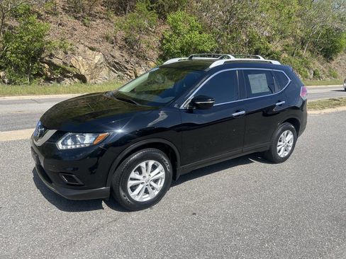 Used 2014 Nissan Rogue SV AWD/4WD image 2