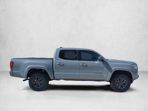 Used 2020 Toyota Tacoma SR5 RWD image 4