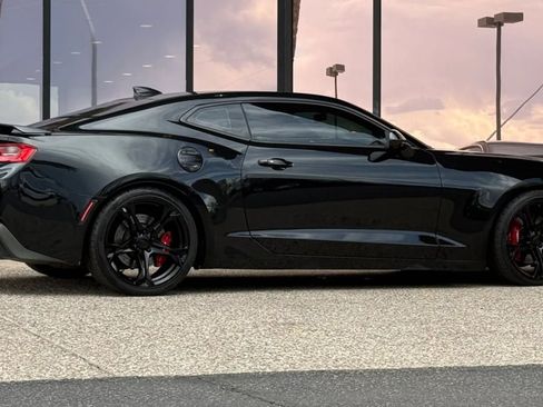 Used 2016 Chevrolet Camaro SS RWD image 13
