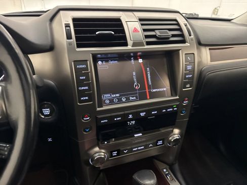 Used 2016 Lexus GX 460 image 22