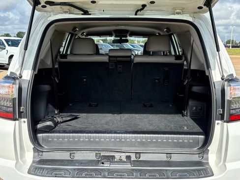 Used 2018 Toyota 4Runner SR5 RWD image 7