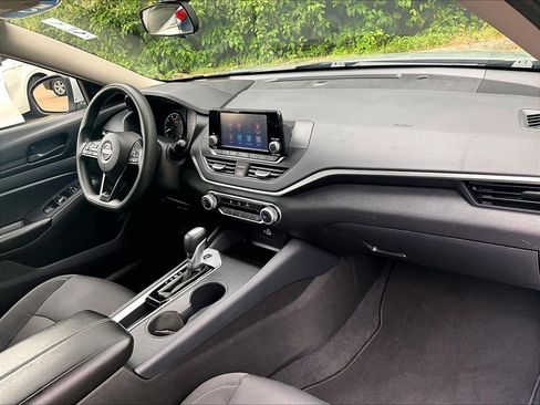 Used 2023 Nissan Altima 2.5 S FWD image 14