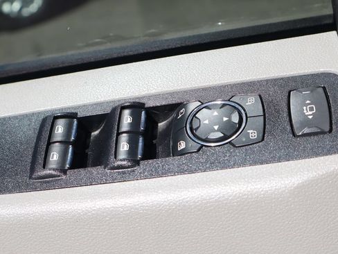 Used 2022 Ford F250 XLT w/ XLT Premium Package AWD/4WD image 19