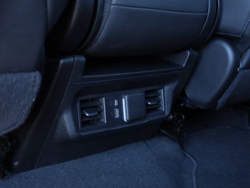 Used 2024 GMC Sierra 1500 SLT image 12