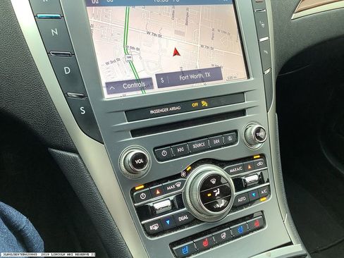 Used 2019 Lincoln MKZ Reserve FWD image 14