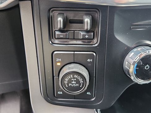 New 2025 Ford F150 Lariat w/ Equipment Group 501A Mid image 16