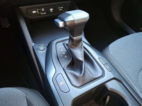 Used 2025 Kia K4 LXS image 17