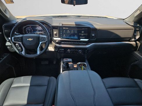 Used 2025 Chevrolet Silverado 1500 LT AWD/4WD image 10