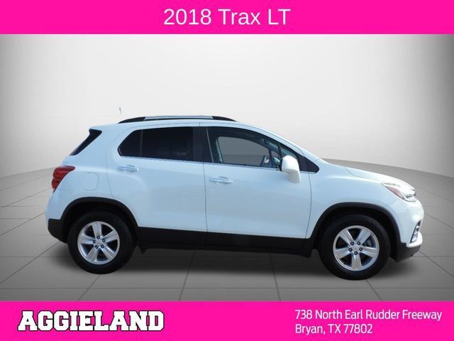 Used 2018 Chevrolet Trax LT w/ LT Convenience Package FWD image 2