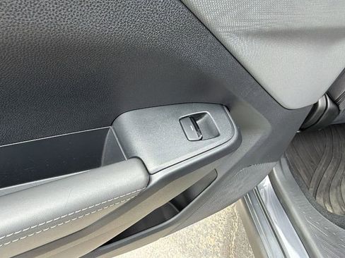 Used 2025 Subaru Crosstrek 2.0i Premium image 15