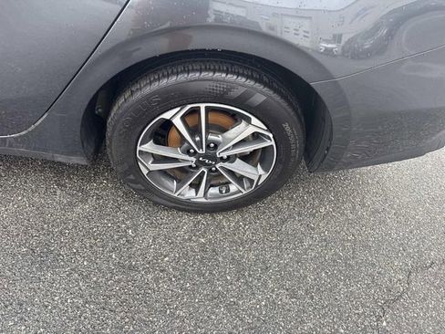 Used 2024 Kia Forte LXS FWD image 11