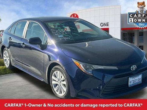 Used 2025 Toyota Corolla LE w/ LE Premium Package image 2