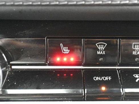 Used 2025 Chevrolet Equinox LT FWD image 19