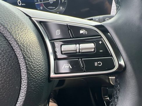 Certified 2025 Kia Seltos EX w/ EX Sunroof Package AWD/4WD image 66