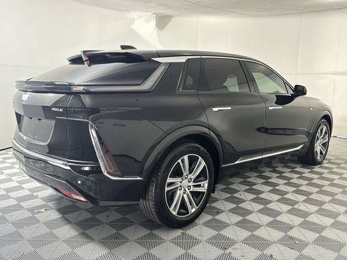 Used 2024 Cadillac Lyriq Tech RWD image 8