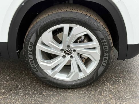 Used 2023 Volkswagen Atlas SE w/ Panoramic Sunroof Package image 7